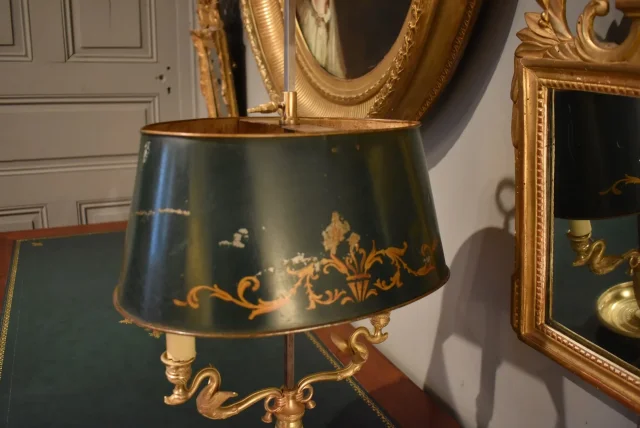 Lampe bouillotte à deux feux aux cygnes ailés