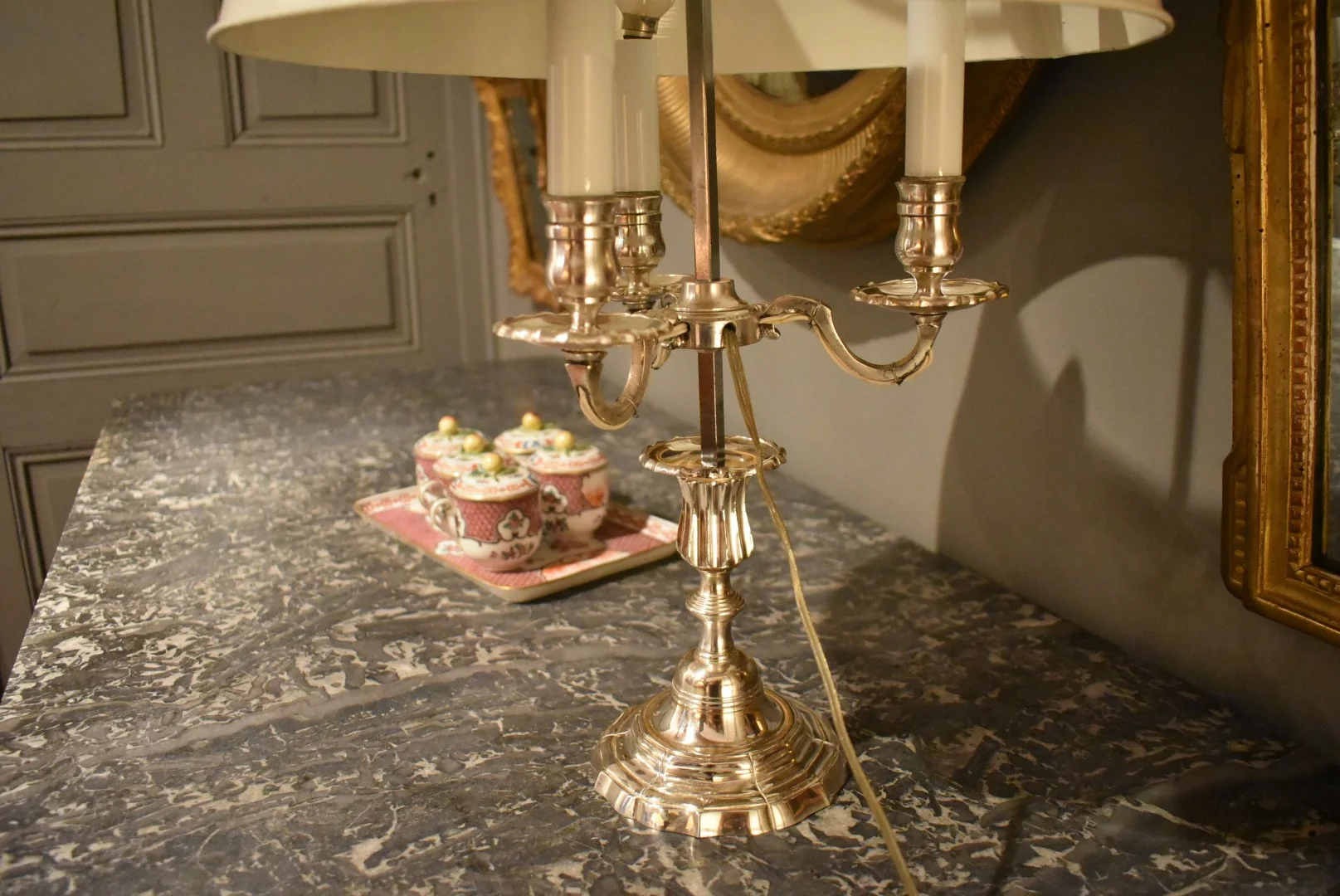 Lampe bouillotte à trois en bronze argenté