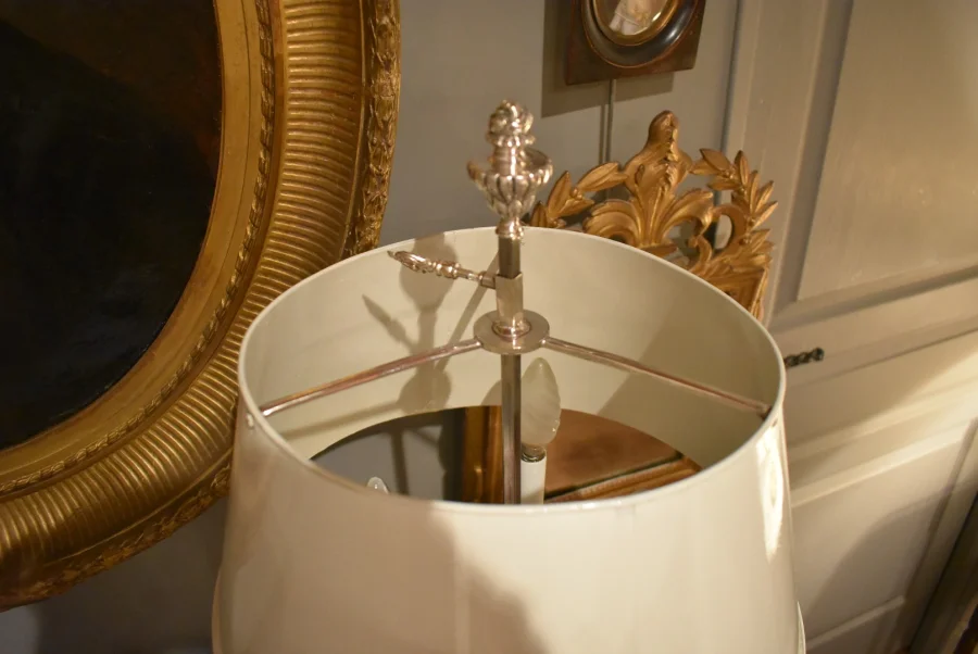 Lampe bouillotte à trois feux en bronze argenté