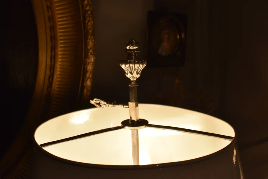 Lampe bouillotte à trois feux en bronze argenté