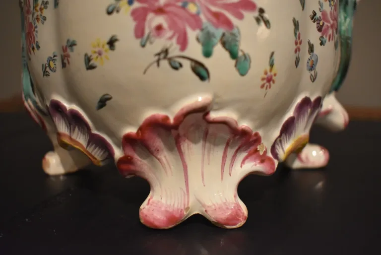 Bouquetière en faïence du Midi époque 18 ième