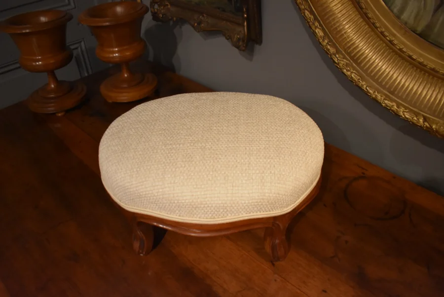 Tabouret de pieds en acajou
