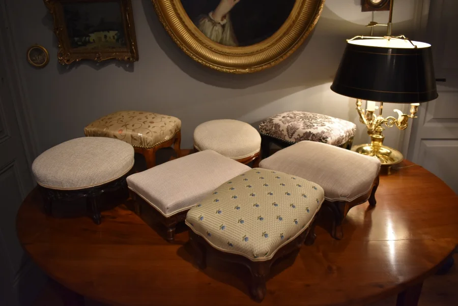 Tabouret de pieds en acajou