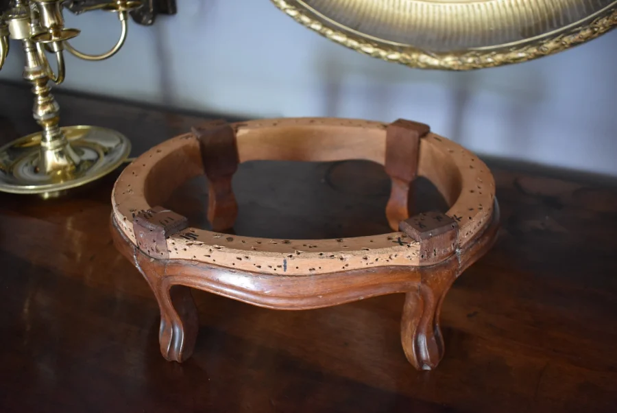Tabouret de pieds en acajou