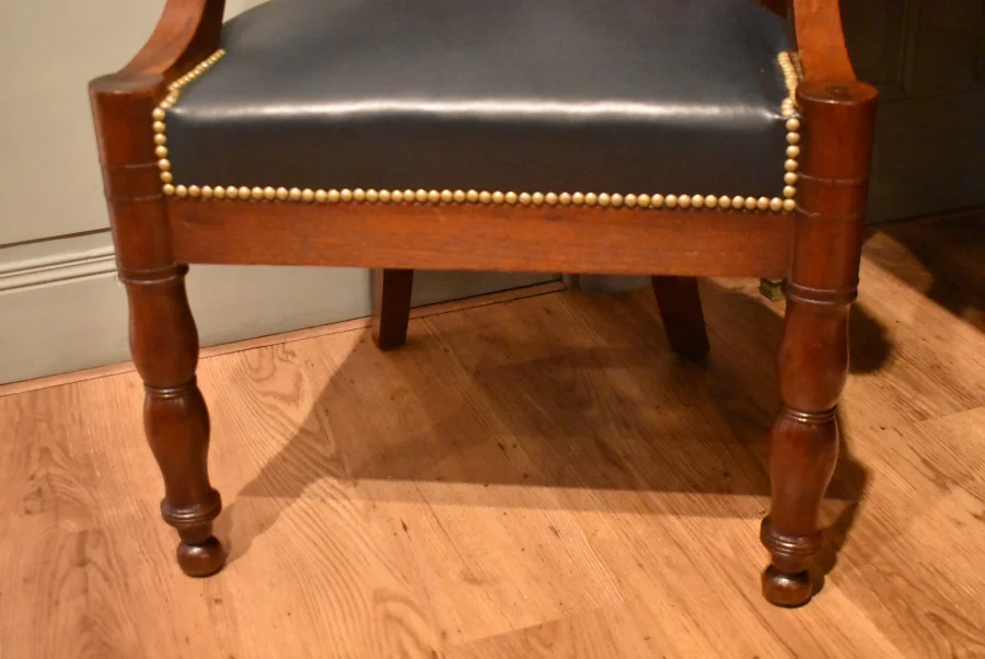 Fauteuil de bureau à têtes de lion