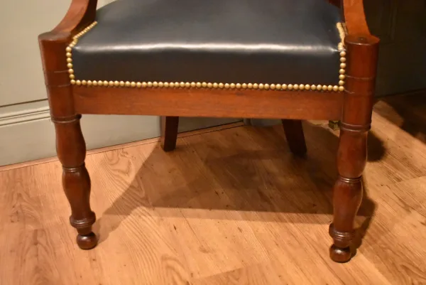 Fauteuil de bureau à têtes de lion