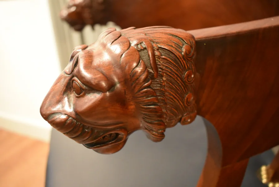 Fauteuil de bureau à têtes de lion