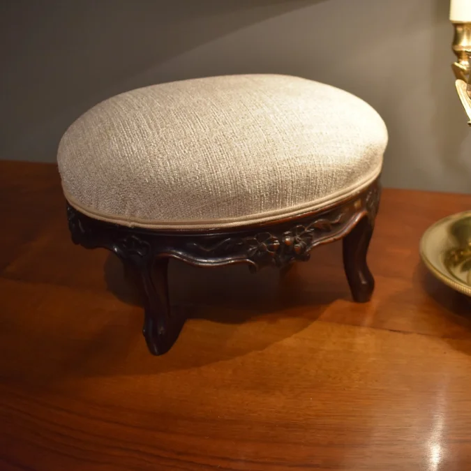 Tabouret de pieds de style Louis XV