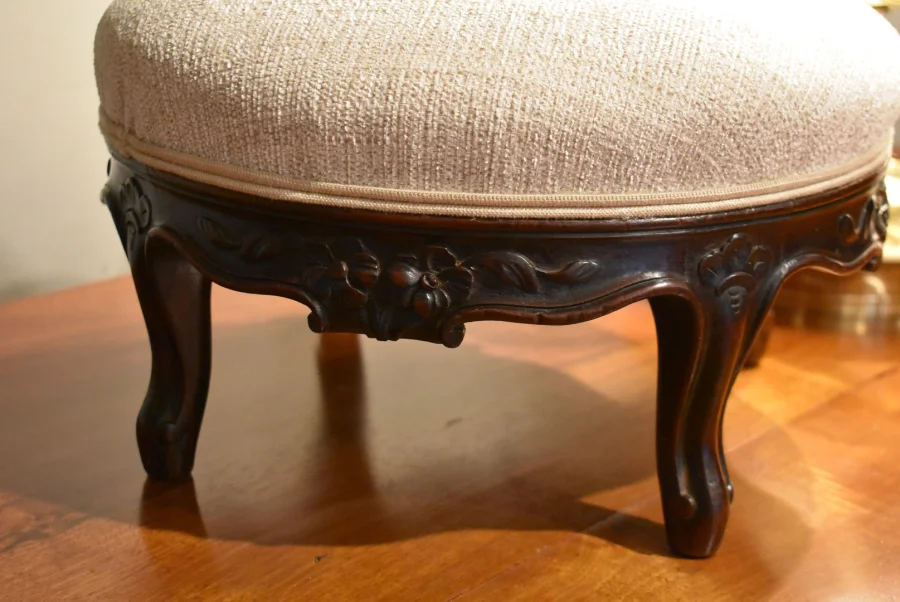 Tabouret de pieds de style Louis XV