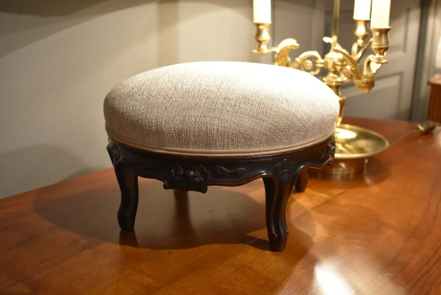Tabouret de pieds de style Louis XV