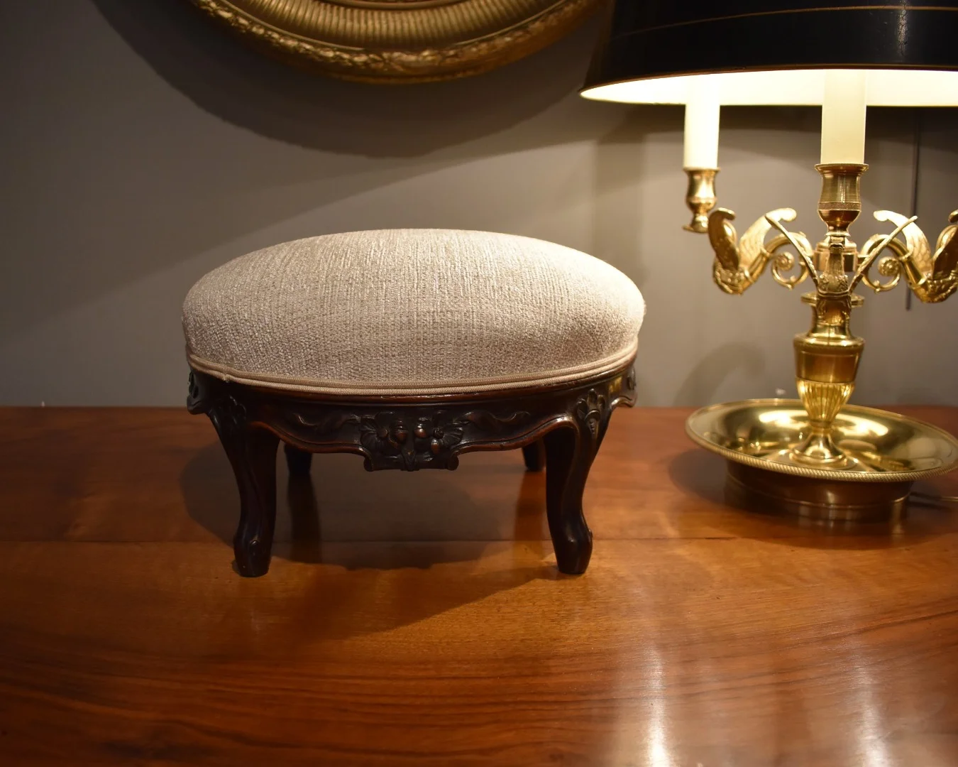 Tabouret de pieds de style Louis XV