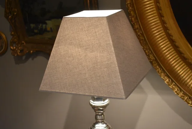 Lampe en métal argenté