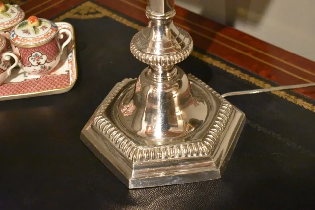 Lampe en métal argenté
