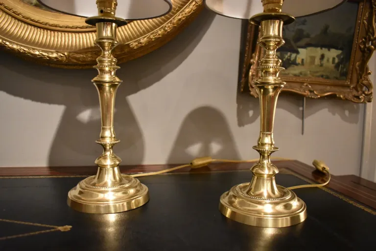 Paire de lampes en bronze