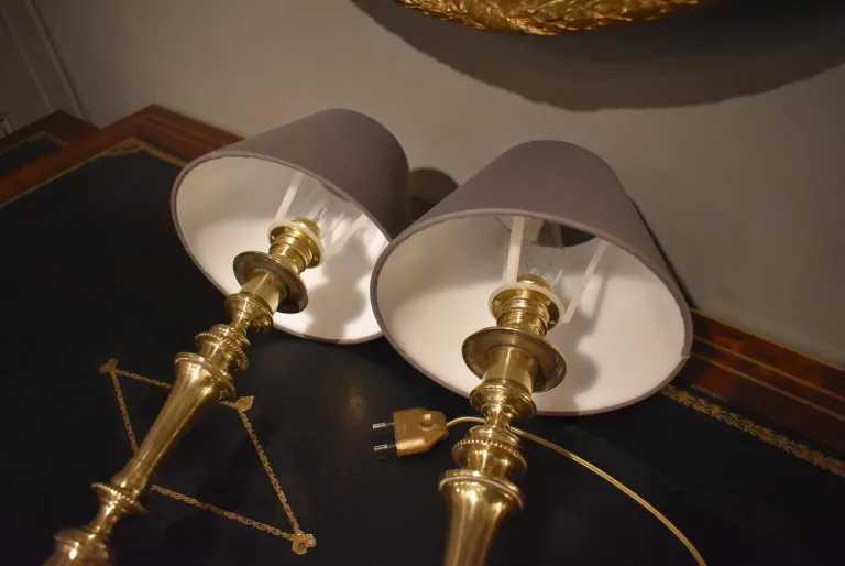 Paire de lampes en bronze