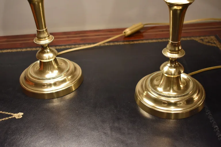 Paire de lampes en bronze