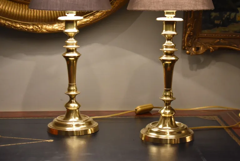 Paire de lampes en bronze