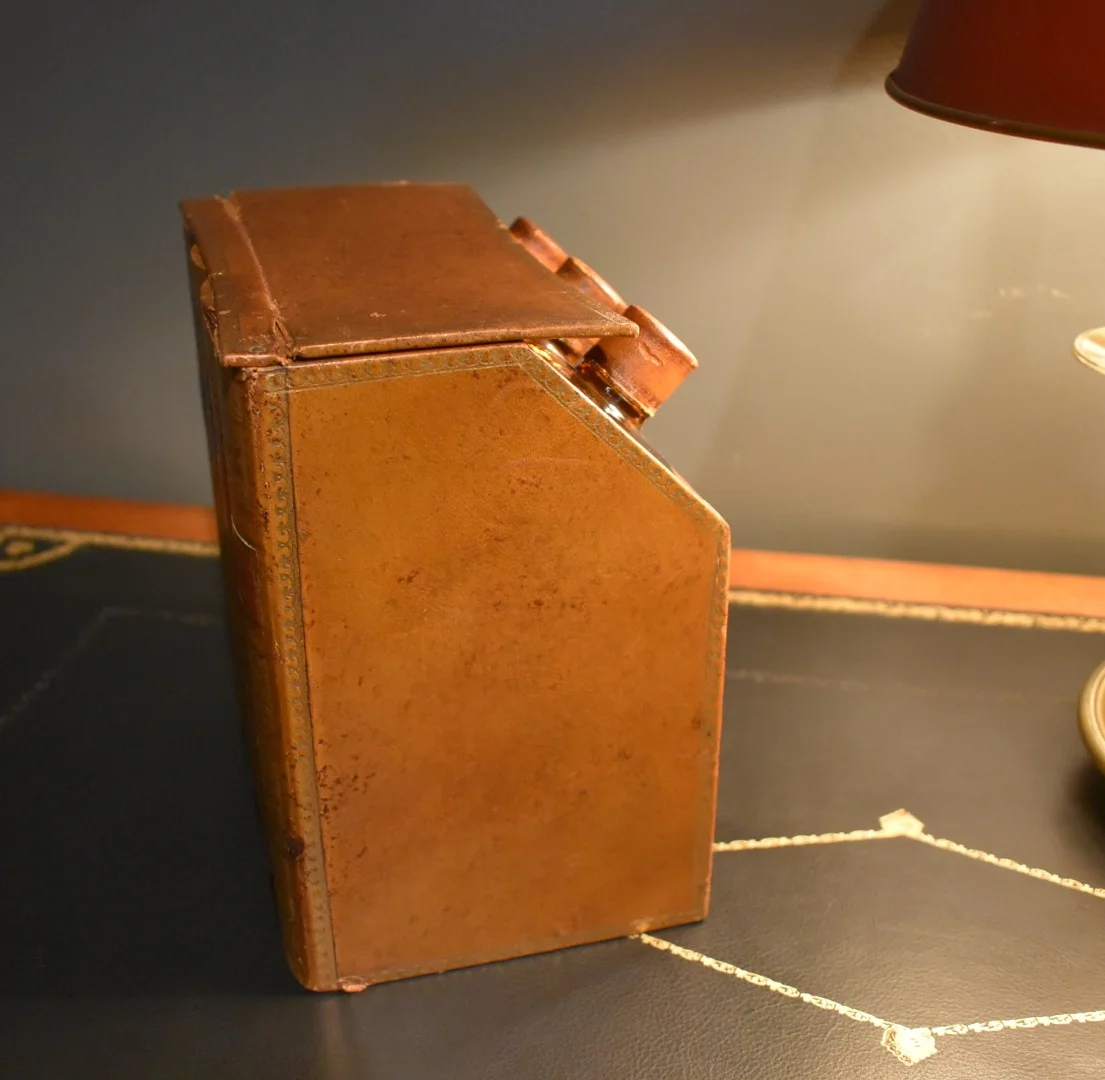 Boite en faux livres