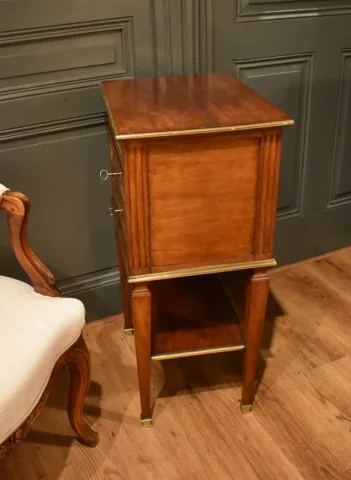 Table chiffonnière de style Louis XVI