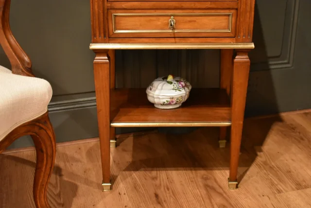 Table chiffonnière de style Louis XVI