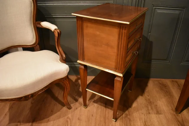 Table chiffonnière de style Louis XVI