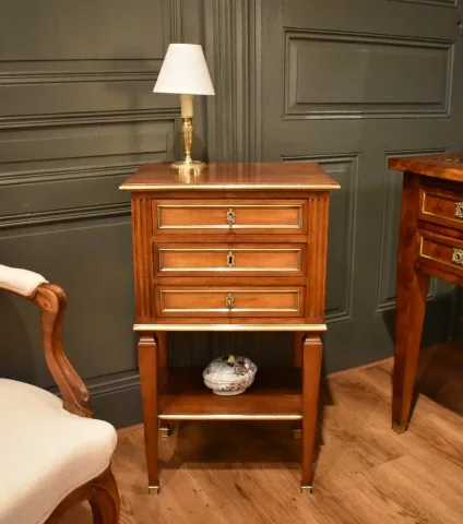 Table chiffonnière de style Louis XVI