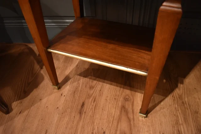 Table chiffonnière de style Louis XVI