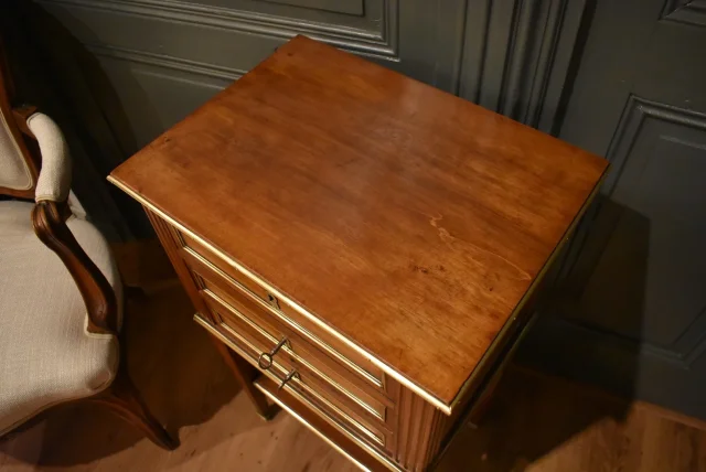Table chiffonnière de style Louis XVI
