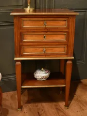 Table chiffonnière de style Louis XVI