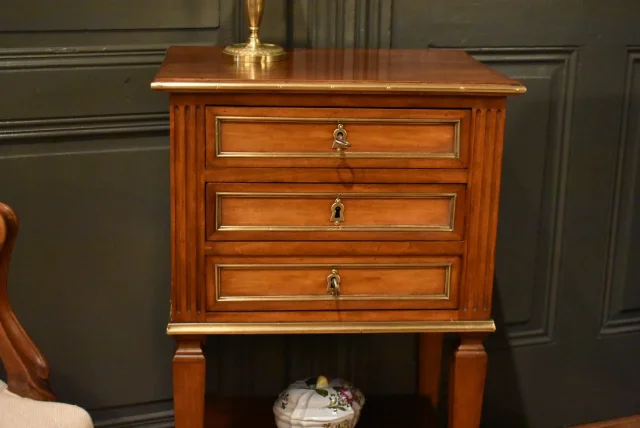 Table chiffonnière de style Louis XVI