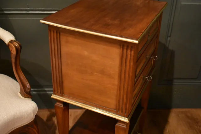 Table chiffonnière de style Louis XVI