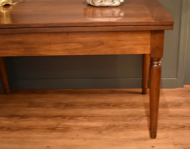 Table portefeuille en noyer
