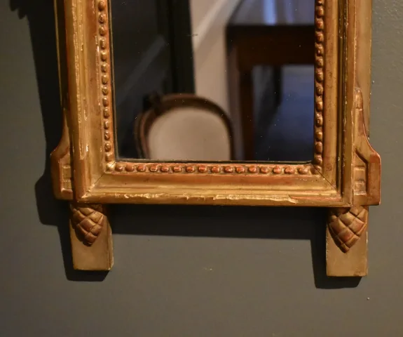 Petit miroir de style Louis XVI