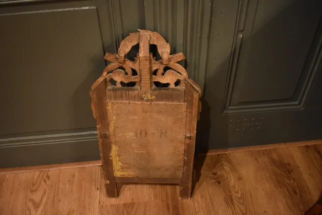 Petit miroir de style Louis XVI
