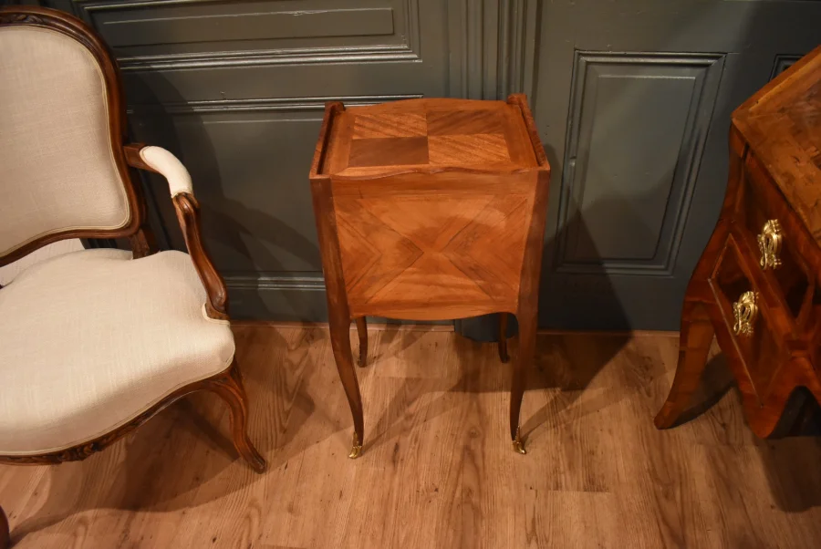 Chevet de style Louis XV