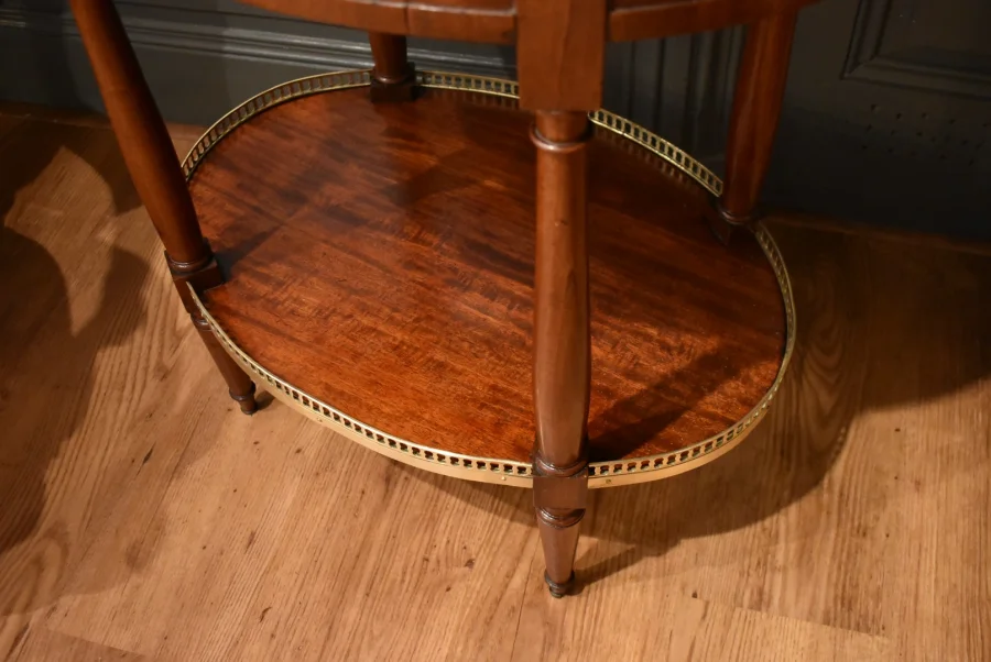 Table d'appoint ovale en acajou