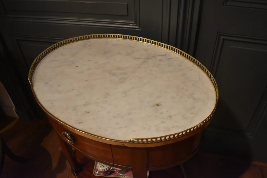 Table d'appoint ovale en acajou