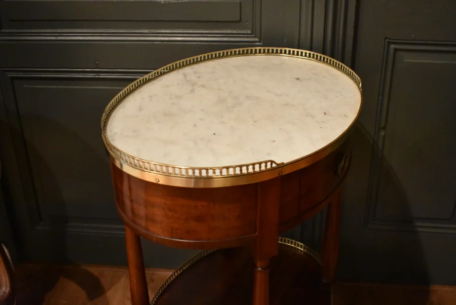 Table d'appoint ovale en acajou
