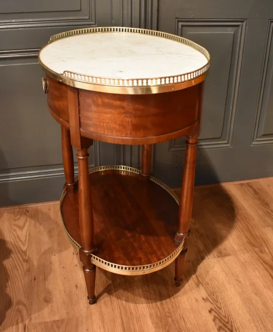 Table d'appoint ovale en acajou