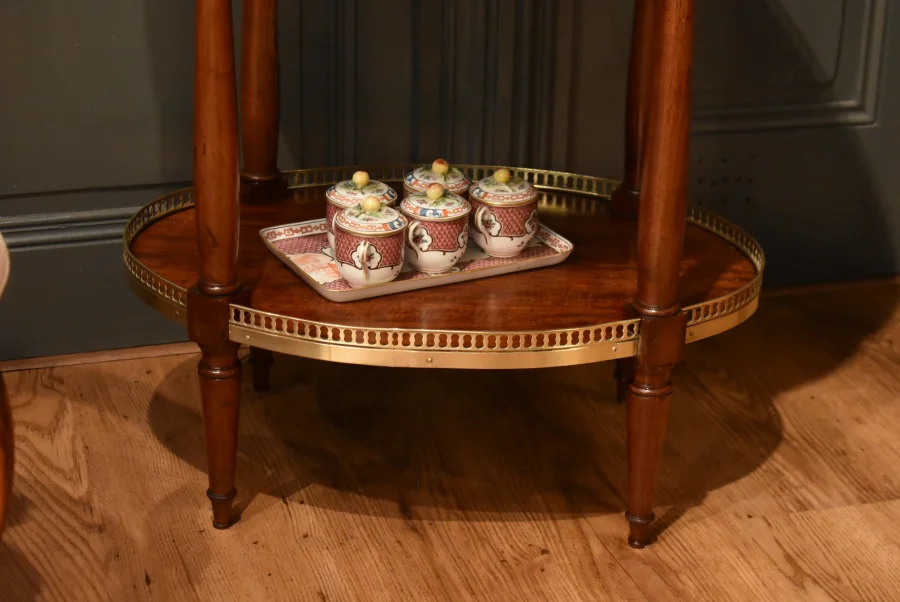 Table d'appoint ovale en acajou