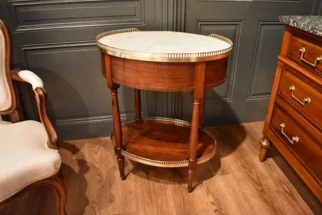 Table d'appoint ovale en acajou