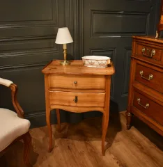 Table chiffonnière Louis XV en merisier