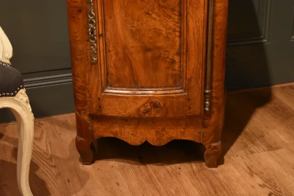 Confiturier ou bout de table de style Louis XV