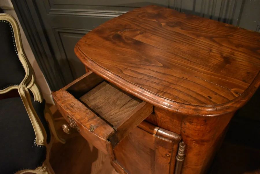 Confiturier ou bout de table de style Louis XV