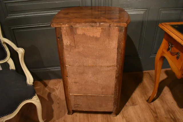 Confiturier ou bout de table de style Louis XV