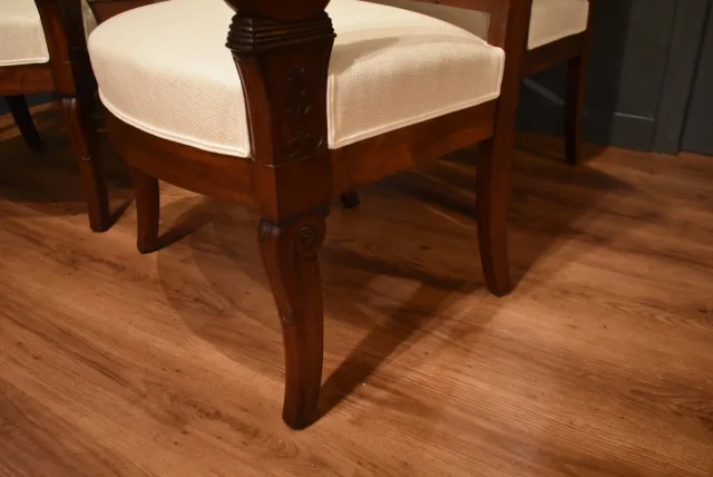Suite de quatre fauteuils d'époque Restauration