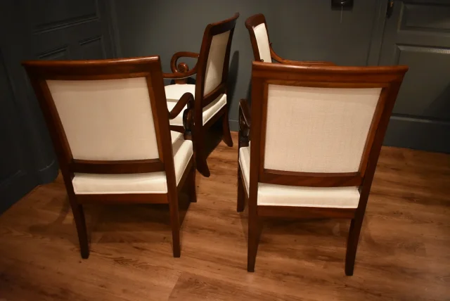 Suite de quatre fauteuils d'époque Restauration