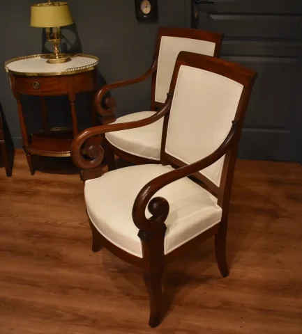 Suite de quatre fauteuils d'époque Restauration