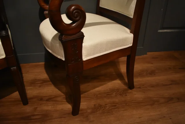 Suite de quatre fauteuils d'époque Restauration