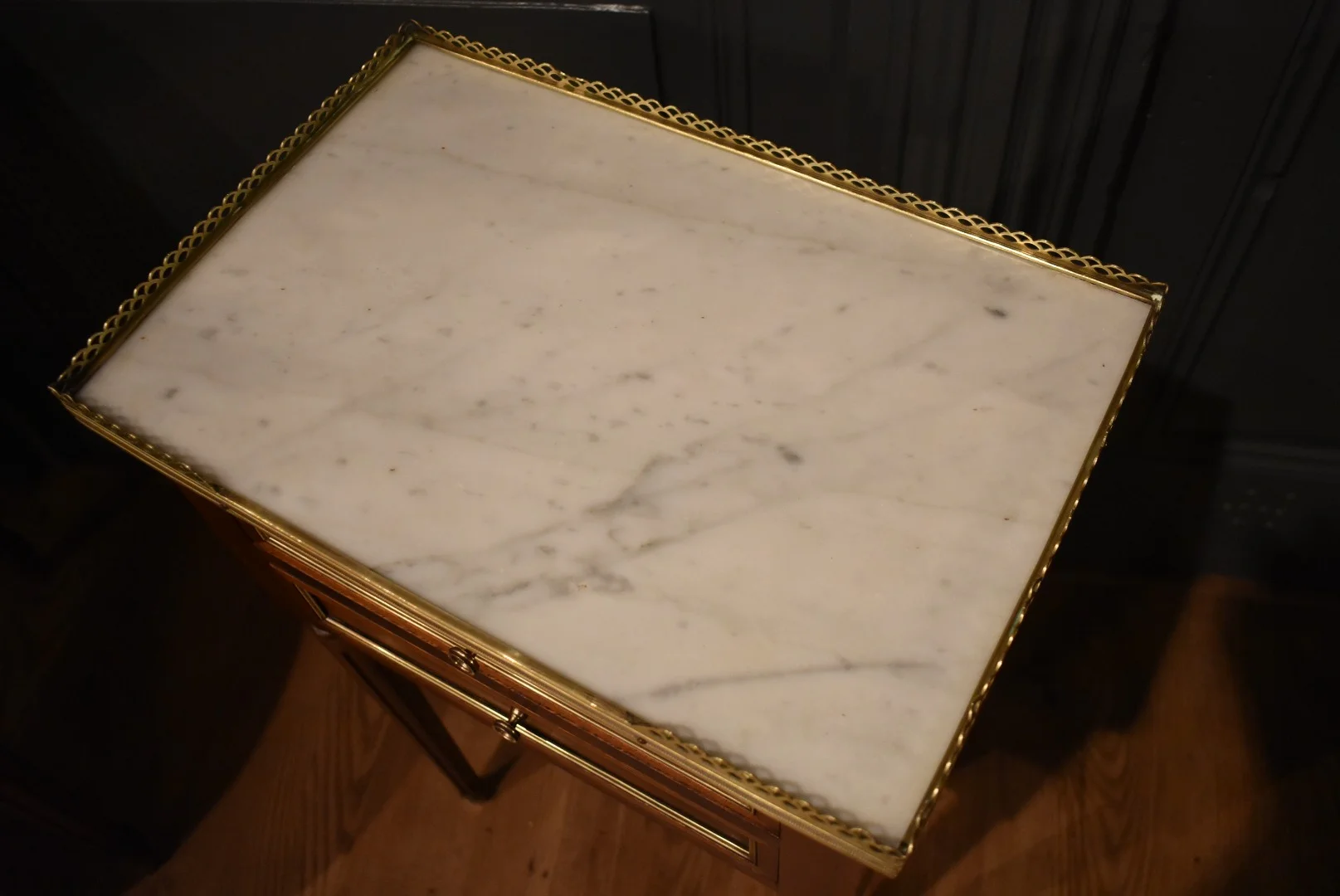 Chevet de style Louis XVI